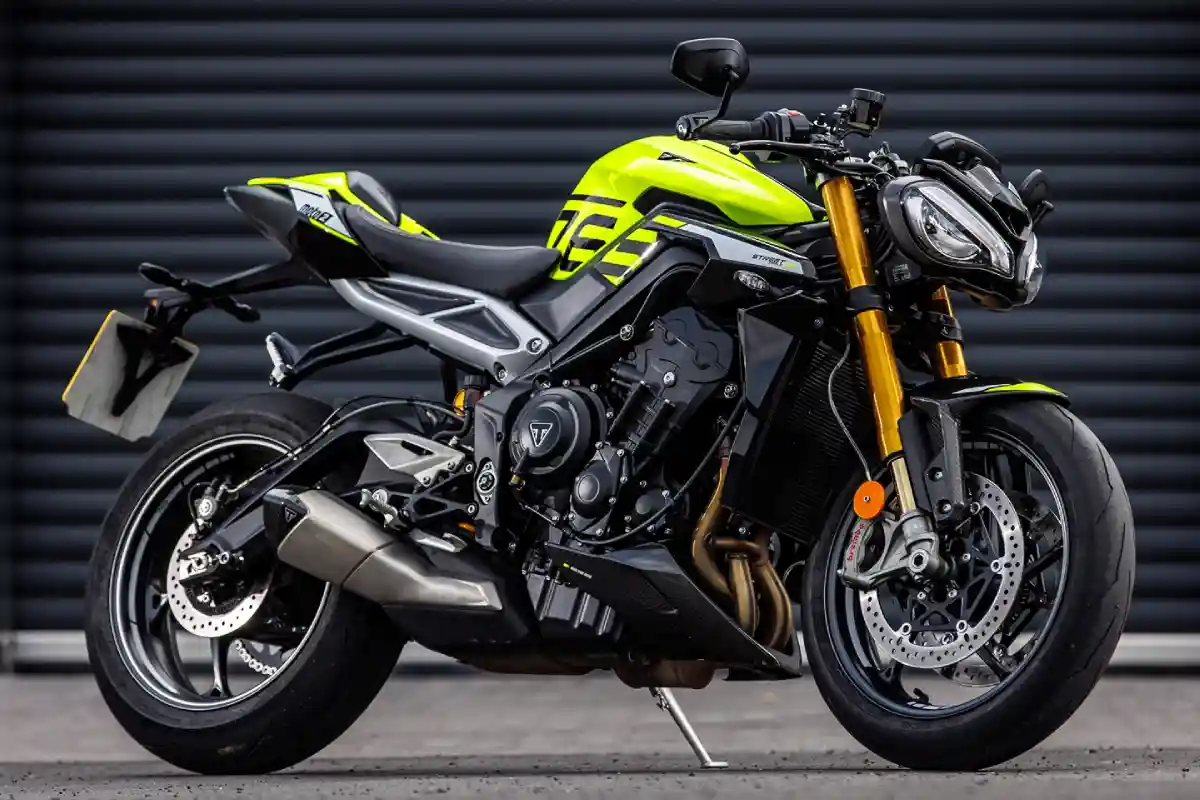 Triumph Street Triple 765 Moto2: क्या है वो खास बात जो इसे बनाती है ‘सपनों की मशीन’?