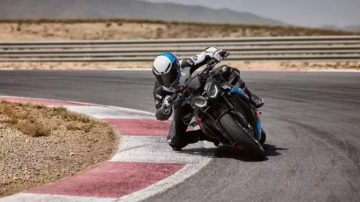 BMW M 1000 R भारत में लॉन्च – कीमत ₹33.50 लाख, 999cc इंजन, 206bhp पावर और 280 km/h टॉप स्पीड