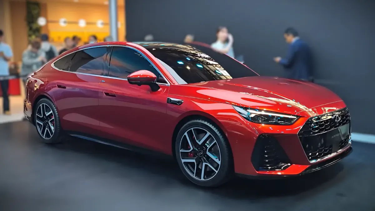 Beijing Auto Show में पेश हुई Chery Arrizo S – 192 kW पावर के साथ स्पोर्टी सेडान