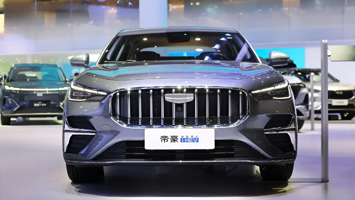 Geely Emgrand i-HEV ने बनाया रिकॉर्ड – 2.22 L/100 km माइलेज का दावा